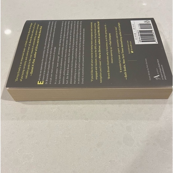 Daring Greatly paperback book by Brené Brown - Picture 6 of 10